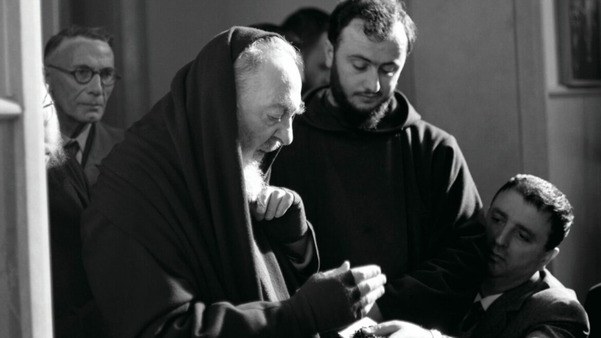 Preghiera A Padre Pio Per I Malati Di Tumore
